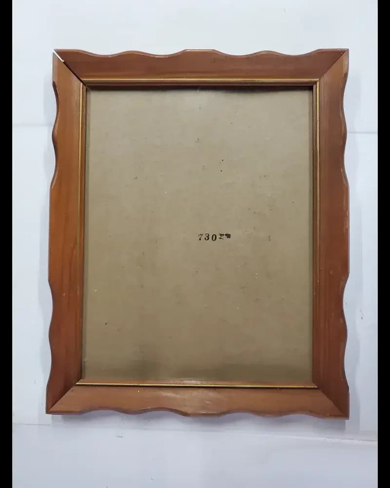 Vintage scalloped wood picture frame