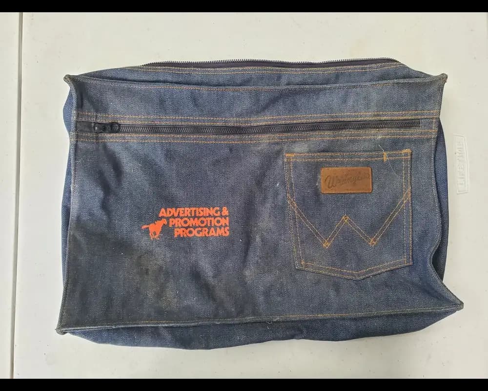 Vintage wrangler denim zipper bag